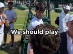 Il momento in cui Carlos Alcaraz ha incontrato Tom Holland a Wimbledon oggi: "Dovremmo giocare"... golf?