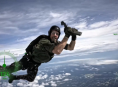 Xbox One: Travis Pastrana consegna una Limited Edition di Battlefield V lanciandosi con il paracadute