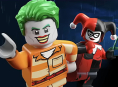 Stiamo dando una lezione ai criminali squadrati in Lego Batman: Legacy of the Dark Knight nel GR Live di oggi