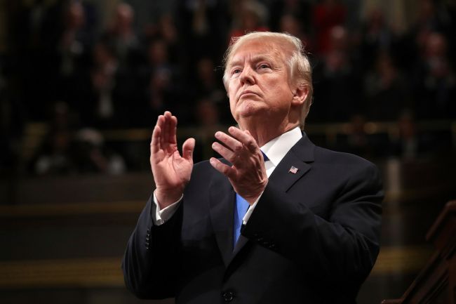 Trump applaude il rilascio degli ostaggi e sostiene Israele sulla decisione del cessate il fuoco