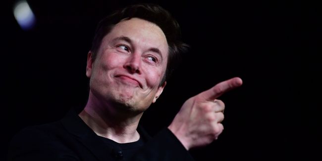 La figlia di Elon Musk e Grimes è stata rinominata con una sola lettera poiché il governo non riconoscerà un simbolo