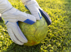 Il portiere spagnolo di 70 anni torna da professionista nel club di quinta divisione CD Colunga