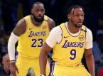 Bronny e LeBron James danno il primo assist da figlio a padre nella storia della NBA