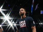 Stephen Curry firma un redditizio contratto decennale con il marchio cinese di abbigliamento sportivo Li-Ning