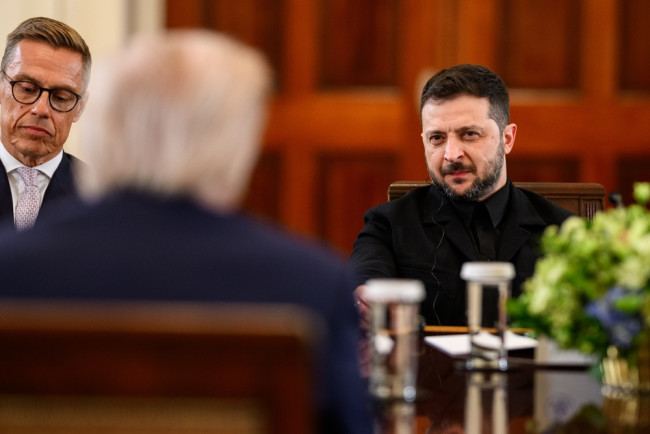 Zelensky avverte che la guerra con l'Iran potrebbe rallentare le consegne di armi all'Ucraina: "Temo che possa accadere"