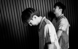 Esports World Cup 2026: Mouz, Xtreme Gaming e Virtus.pro eliminati dalla controversa Survival Stage