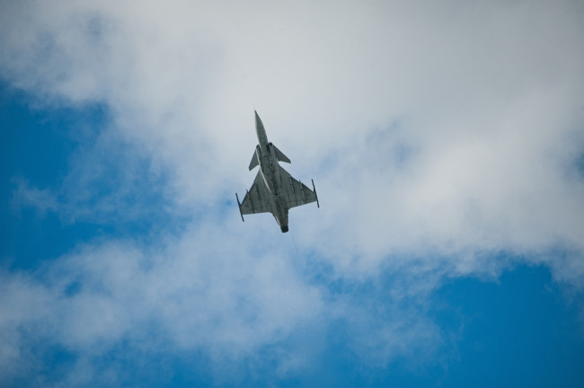 Jet svedesi pattugliano l'Islanda in una dimostrazione artica di forza